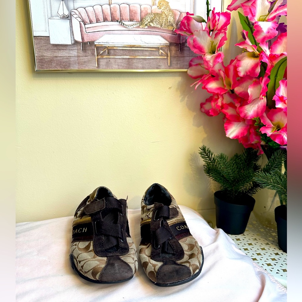 Classic Coach Jenny Brown Sneakers